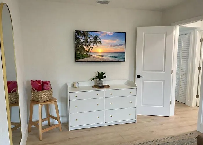 Сasa de vacaciones Waterfront House With Golf Cart And Family Fun