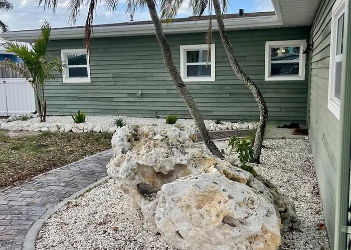 Waterfront House With Golf Cart And Family Fun Сasa de vacaciones *