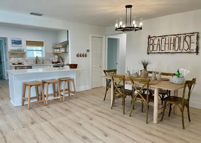 Сasa de vacaciones Waterfront House With Golf Cart And Family Fun Clearwater Beach